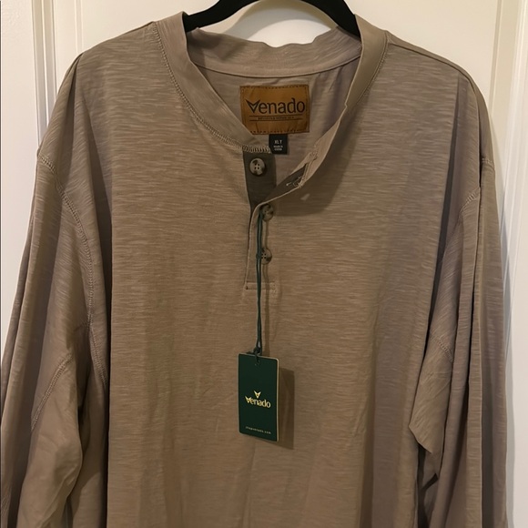 Venado Henley - Picture 1 of 4